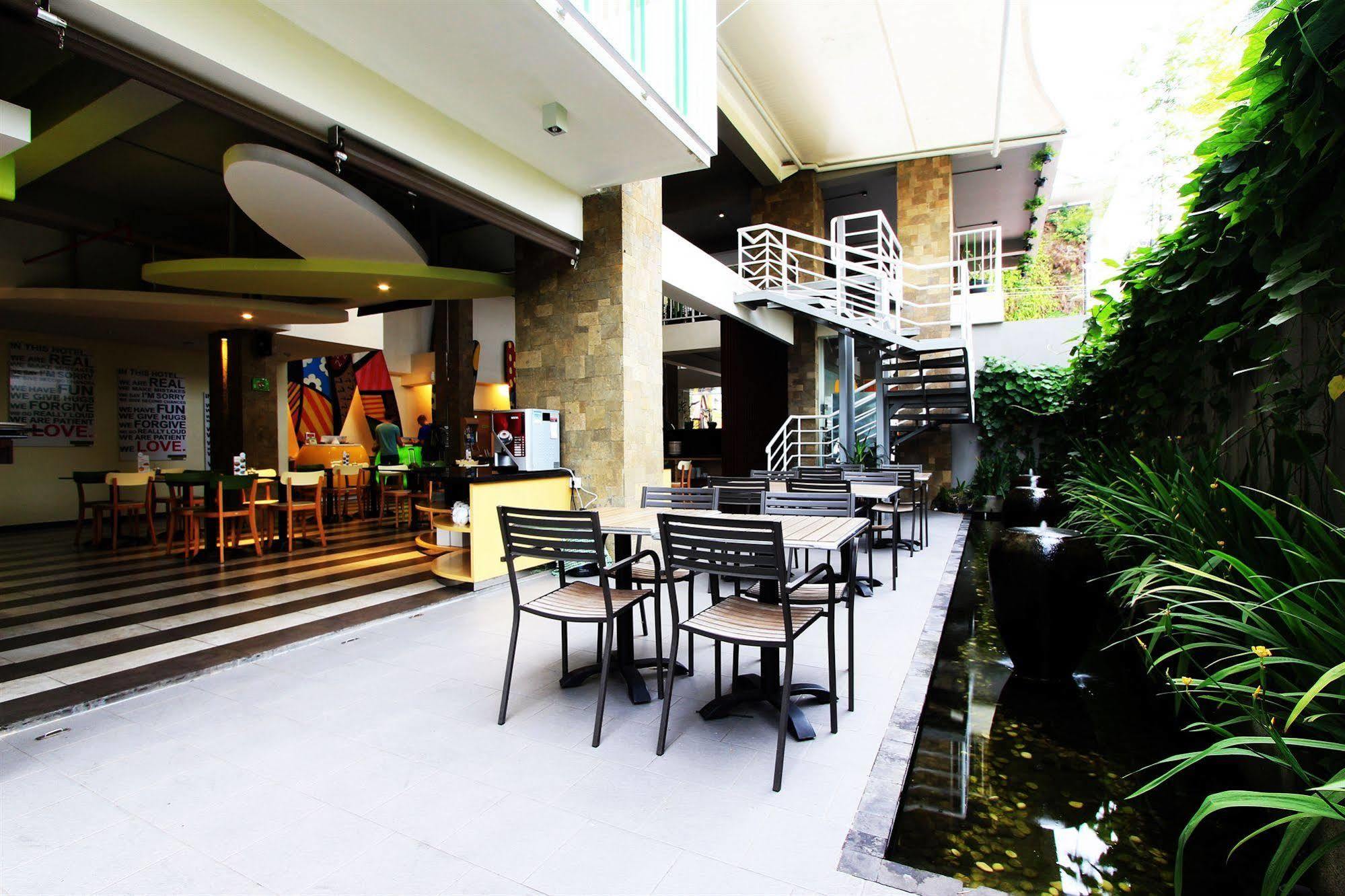 Maxonehotels At Bukit Hotel