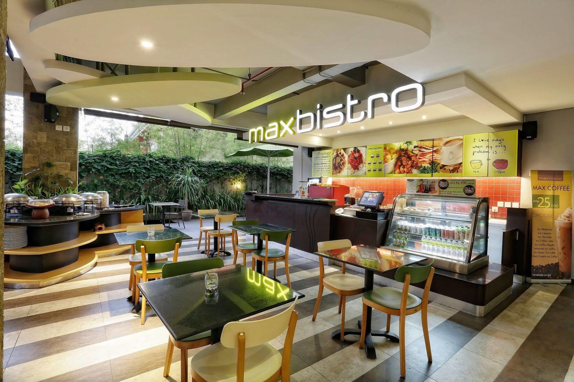 Maxonehotels At Bukit
